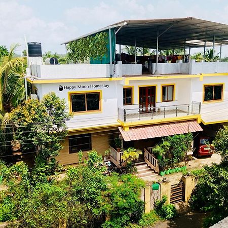 Happy Moon Homestay Aldona ภายนอก รูปภาพ